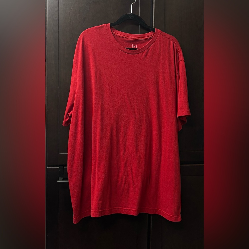 🌼Red Short-Sleeve T-Shirt EUC
